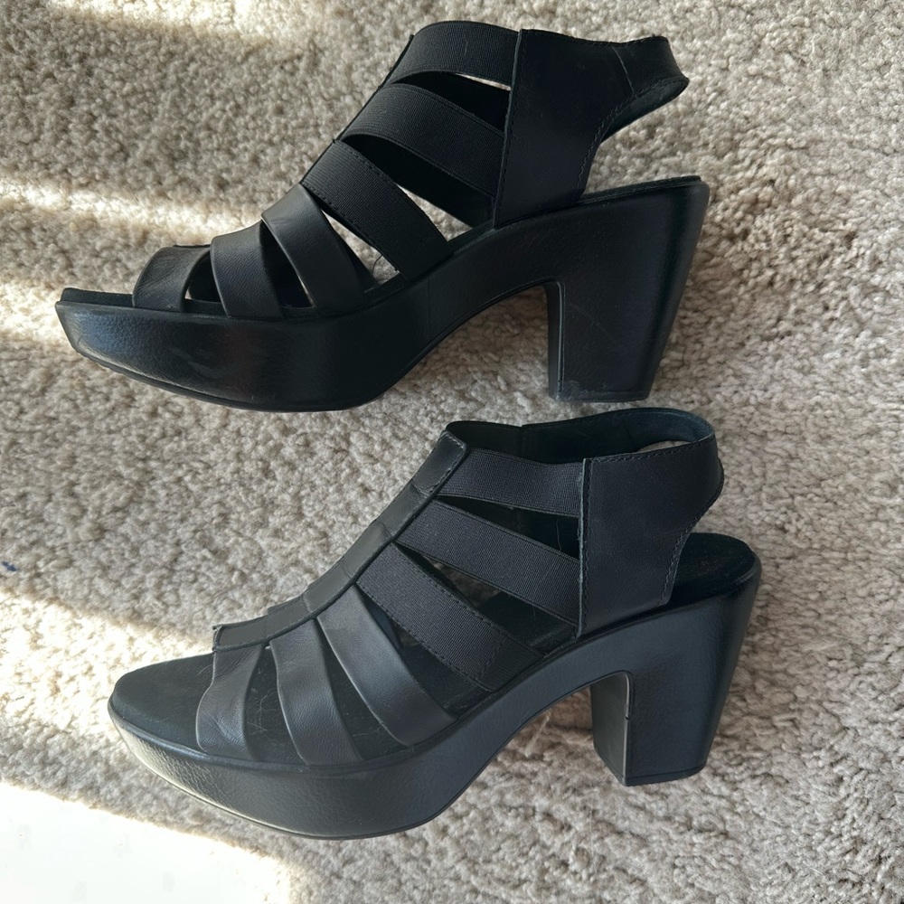 Women's Black Strappy Heeled Sandals